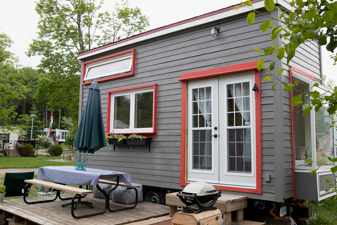 Funky girl shows off her DIY Tiny Home